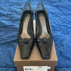 Linea Paolo Marjorie Black Leather Pumps.